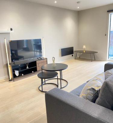 Manchester Apartamento | Luxurious, High-End 2-Bedroom with Balcony