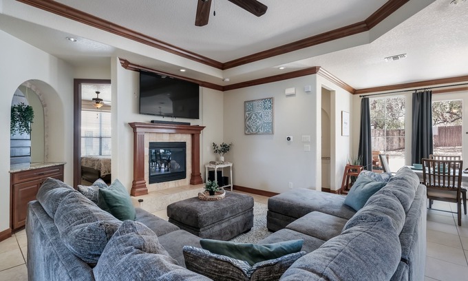 West San Antonio Casa | Lujoso Hill Country Townhome. A tiro de piedra de Sea World. BMT