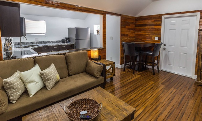 Meadows Apartamento | Lujosa casa histórica con piscina en el casco antiguo ¡TARIFAS INTRODUCTORIAS! 2