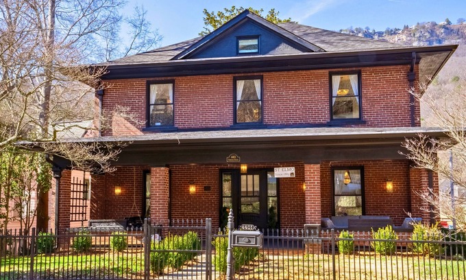 St. Elmo Improvement League Casa | Luxurious Historic 4 level home in St Elmo
