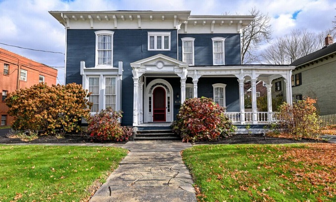 Niles Casa | Luxurious Historic Victorian