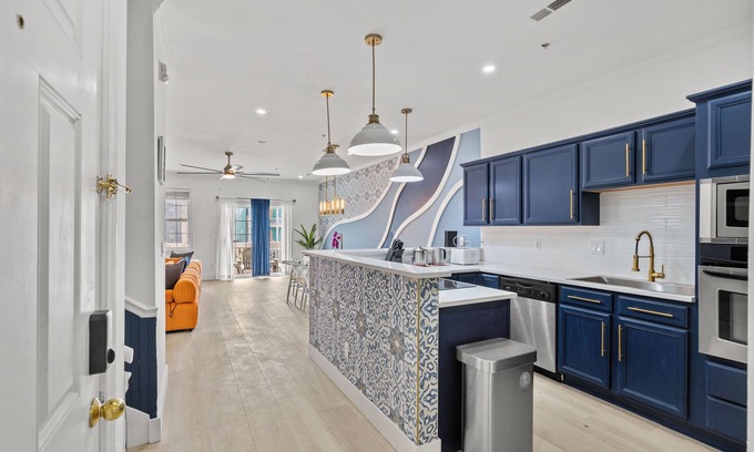Atlantic Beach Casa | Luxurious Home With Theatre Room