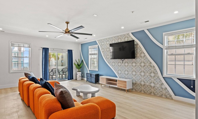 Atlantic Beach Casa | Luxurious Home With Theatre Room
