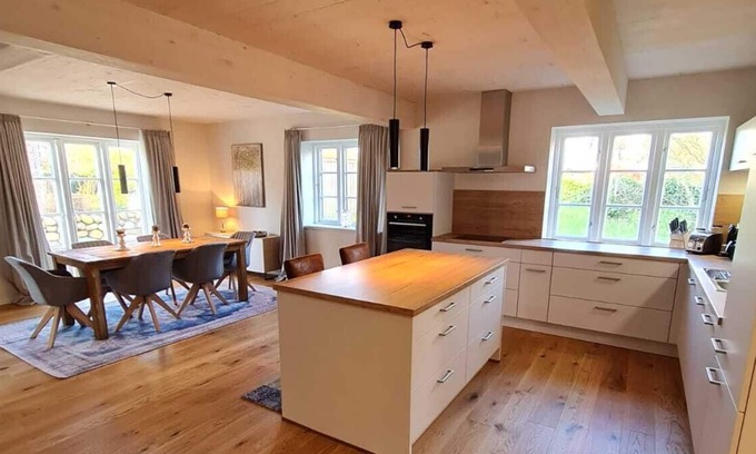 Husum Casa | Luxurious holiday home with sauna
