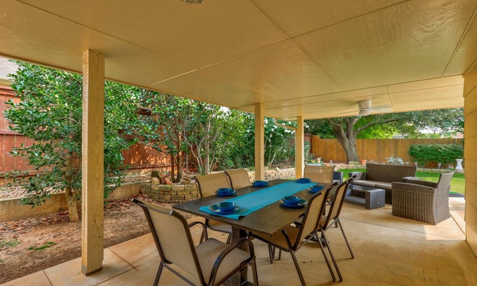 Central Oklahoma City Casa | Luxurious Home - Family Game Room/ Huge Patio