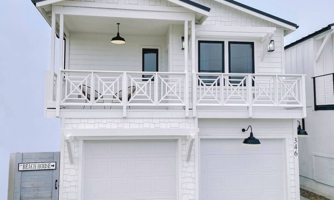 Oceano Casa | New Luxurious Home! Hot Tub! 2 min walk to Beach!