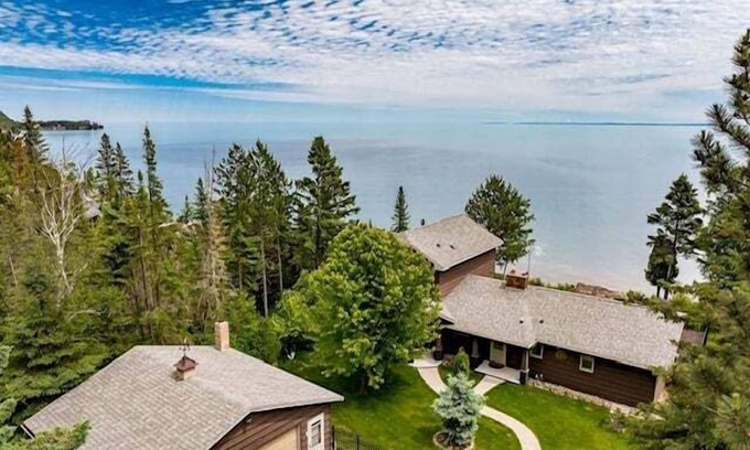 Two Harbors Casa | Luxurious Home on Lake Superior | Fjordheim