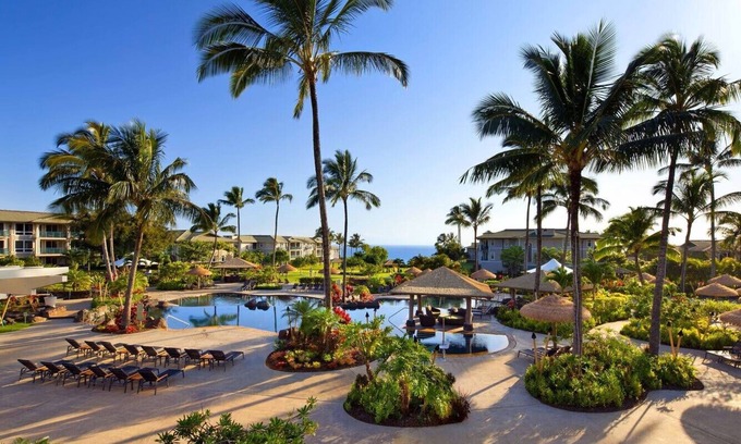 Princeville Apartamento | Luxurious hotel suite in lush, charming Princeville