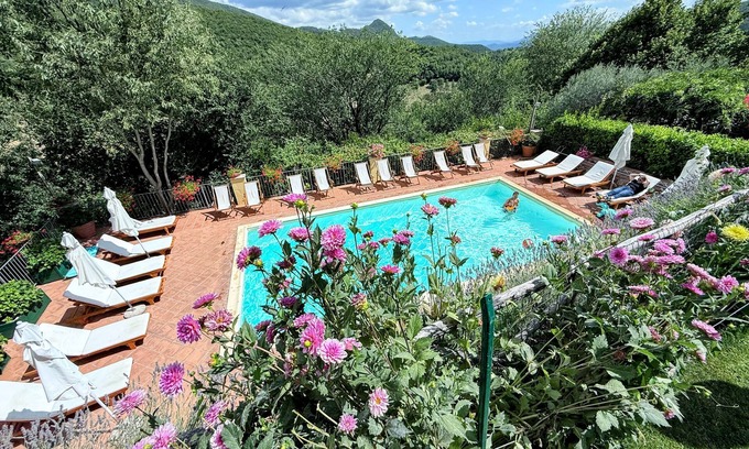 Spoleto Casa | Lujoso refugio en Umbría para 10 personas con terraza privada y piscina