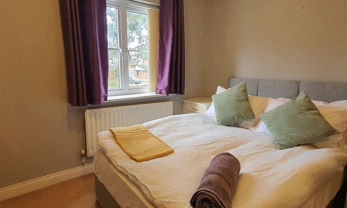 Bedworth Casa | Luxurious King Room