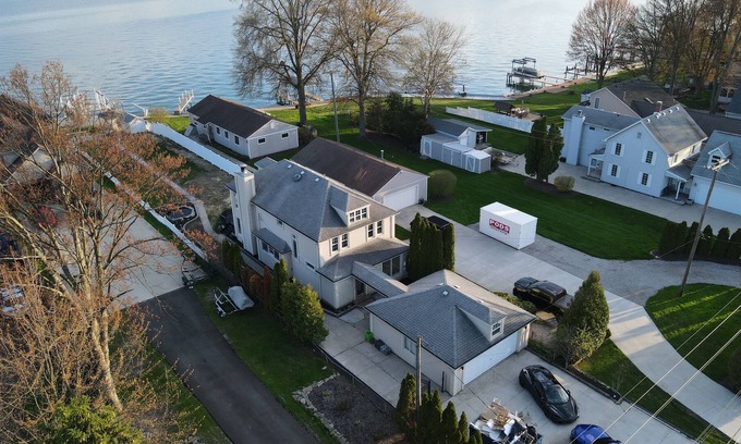 Anchorville Casa | Luxurious Lakefront Retreat
