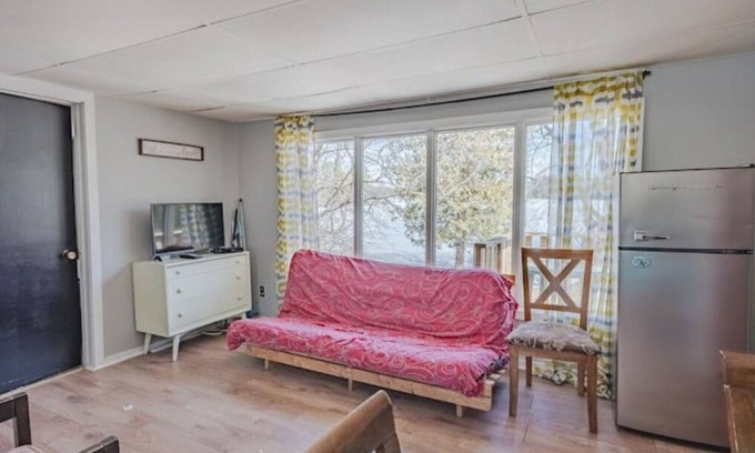 Frontenac Cabina | Luxurious Lakefront Loft