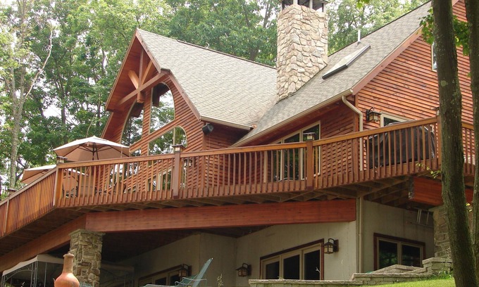 Lakeville Cama Y Desayuno | Luxurious Lakefront Home