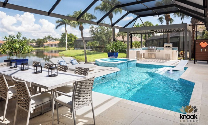 Naples Casa | Luxurious Lakefront Spanish Villa-4BR with pool, golf courses, 15 mins to beach