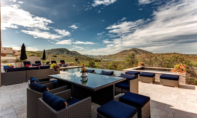 Rancho Bernardo Casa | Luxurious Lakeview Retreat at Lake Hodges, RB