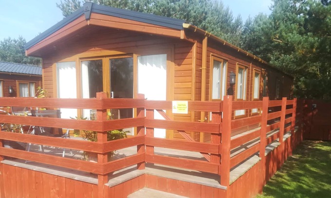 Morpeth Casa | Luxurious lodge with hot tub beautiful surroundings in Northumberland