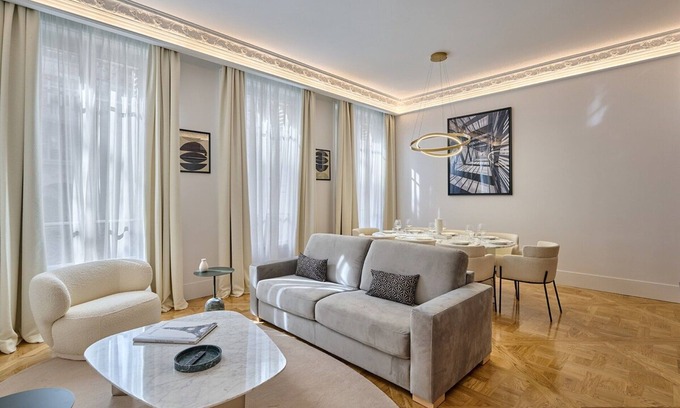 8th Arrondissement Apartamento | Luxurious Matignon/saint Honore Apartment
