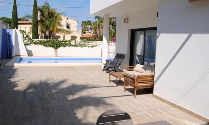 Denia Villa | Luxurious, modern six bedroom villa in Denia