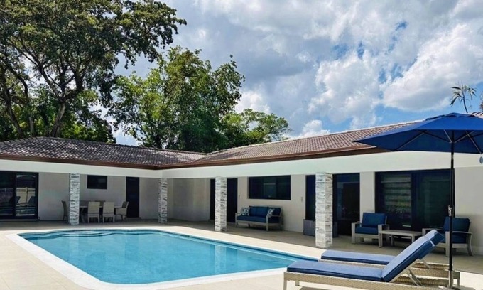 Coral Springs Casa | Luxurious Modern House in the beautiful city of Coral Springs Fl