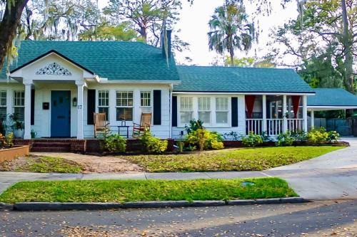 St. Augustine Casa | Luxurious Moody Manor Estate close to Downtown and the Beach!