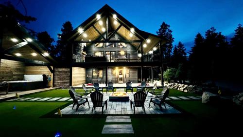 Duck Creek Village Casa | Luxurious Mountain Cabin with Sauna, Hot Tub, and Outdoor Fireplace, Perfect for a Relaxing Weekend Getaway in Utah