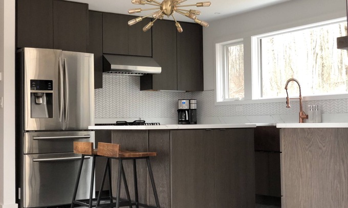 Ashley Falls Casa | NUEVA Renovación Moderna Casa en 40 Acres