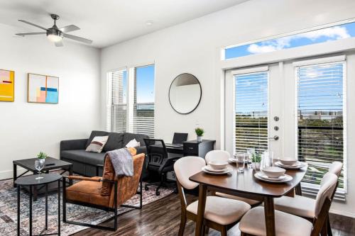 West Oak Hill Apartamento | Luxurious New Unit 1Bd1Ba Pool, Golf Sim
