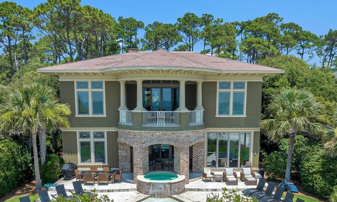 Sea Pines Casa | Luxurious oceanfront home with private pool with spa