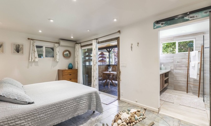 Paia Apartamento | Lujoso estudio con vista al mar en Paia - 1/2 milla a pie a la ciudad de playa más cool de Maui