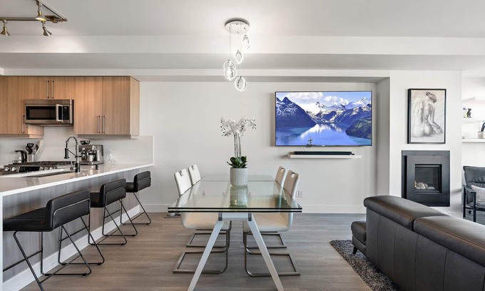 Victoria West Condominio | Luxurious, Ocean View 2 Story Penthouse - Downtown - Secure Parking
