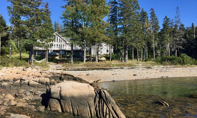 Deer Isle Casa | Lujoso retiro frente al mar con playa privada y gloriosas puestas de sol