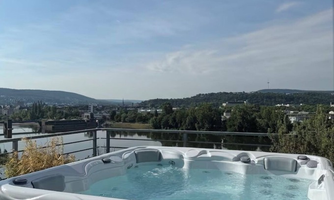 Metternich Apartamento | Luxurious penthouse apartment with Moselle view