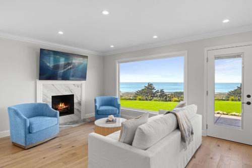 Linda Mar Casa | Luxurious Private Coastal Home Hot Tub & Ocean Views Near San Francisco