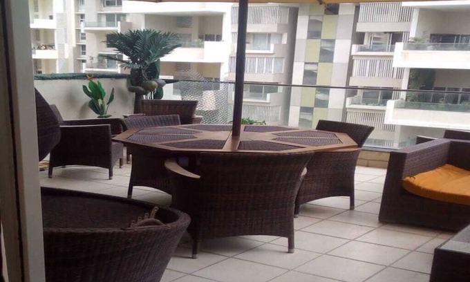 Hadapsar Casa | Lujoso gato privado en el hogar permitido centro comercial Amanora, estaciones de distancia a pie del centro comercial