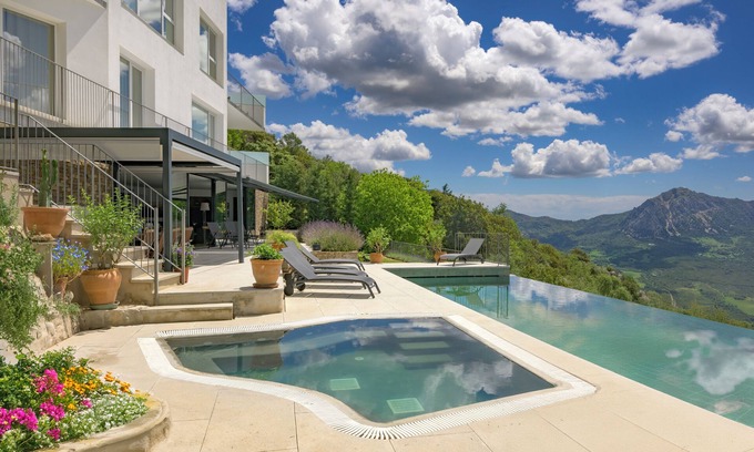 Gaucín Villa | Villa lujosa y privada en Gaucín con hermosas vistas a Marruecos