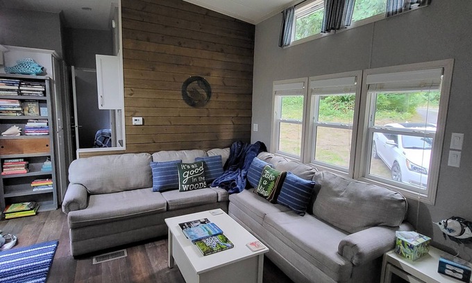 Port Angeles Cabaña | Luxurious quiet cottage on 25 acre rescue farm. In the forest above Port Angeles