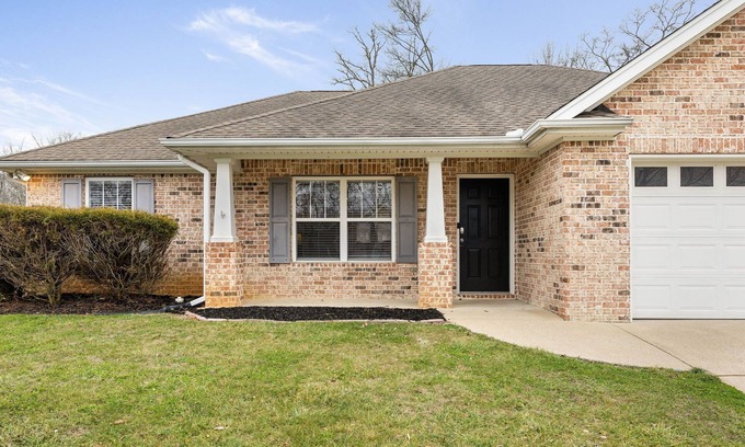 Spring Hill Casa | Luxurious Ranch Style Modern 3BR 2 Bath home!