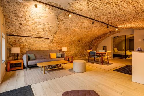 Utrecht City Center Casa | Luxurious renovated apartment in Utrecht City center with view on the old canal