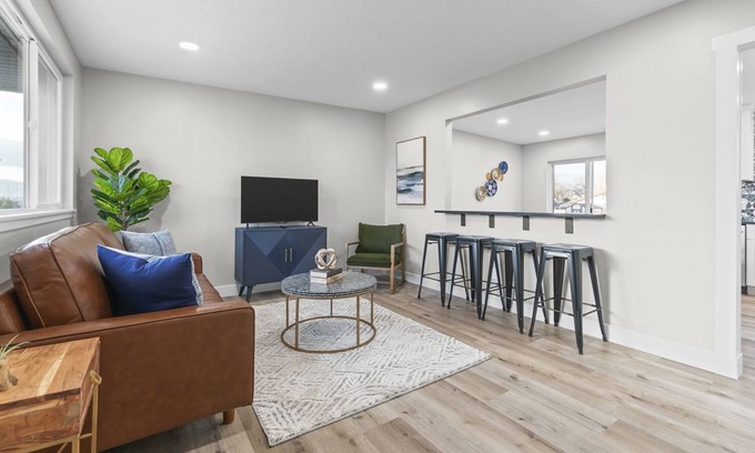 Sandy Casa | Luxurious Renovated Home with New Hot Tub: By Stadium, Expo Center, and Skiing.
