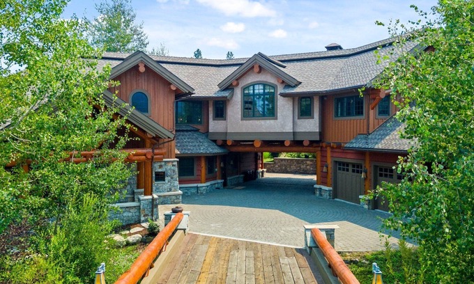Tamarack Casa | Luxurious Resort Lodge Home in stunning Tamarack Resort