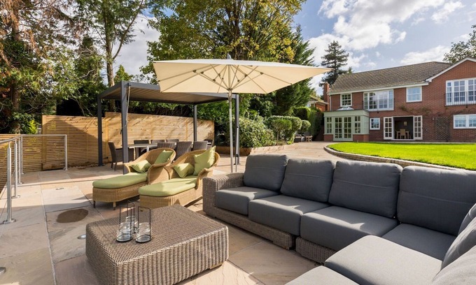 Tiddington Casa | Luxurious Riverside 4Bed Family Home, Tiddington | Pass The Keys