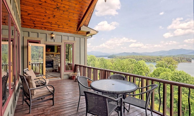Young Harris Casa | Luxurious Sanctuary Summit - By Chatuge Home Concierge | Incredible Mountain & Lake Chatuge Views | Sleeps 19 | 6BR Retreat, fire pit, ping pong