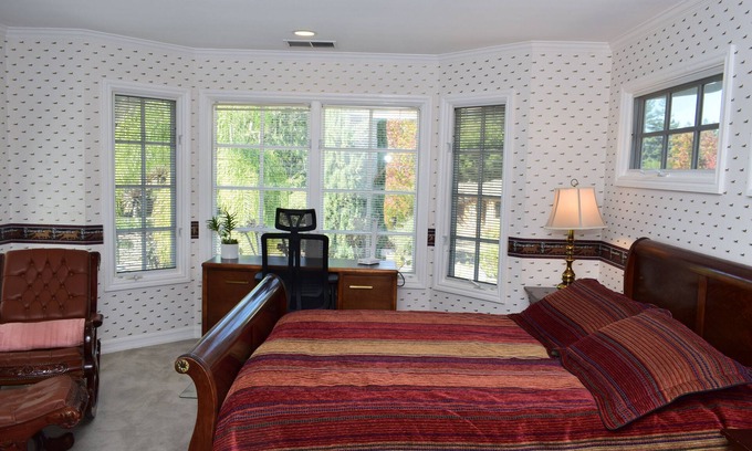 Saratoga Villa | La máxima comodidad, privacidad y comodidad en una villa de Saratoga.