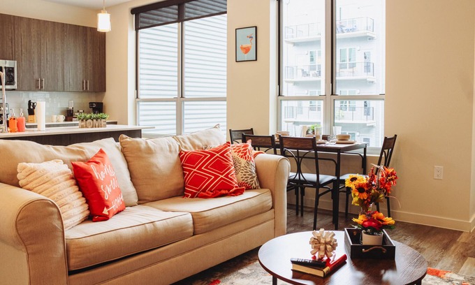 Downtown Louisville Apartamento | Luxurious Spacious Apartment in the Heart of Downtown! King Bed, Gym, Pool!