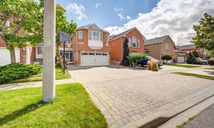 East Credit Casa | Luxurious & Spacious Detached Masterpiece Home