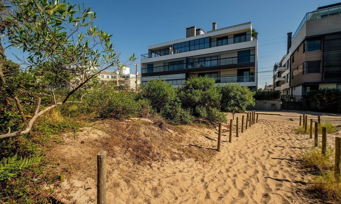 Lagoa Pequena Apartamento | Luxurious Studio Right on the Sand in Irb203