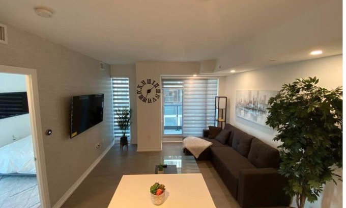 Garden District Condominio | Luxurious Suite In Heart Of City! Yonge/dundas Sq!