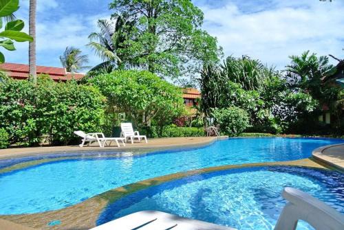 Bang Po Villa | Luxurious Thai-Style Villa with a Swimming Pool Just 20 Meters from Beach Access