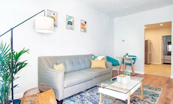 Downtown Baltimore Casa | Luxurious Three Bedroom in Patterson Park