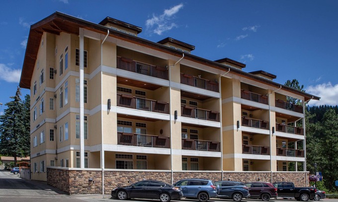 Leavenworth Condominio | Lujoso condominio Penthouse de dos pisos con patio privado y espectaculares vistas al monte